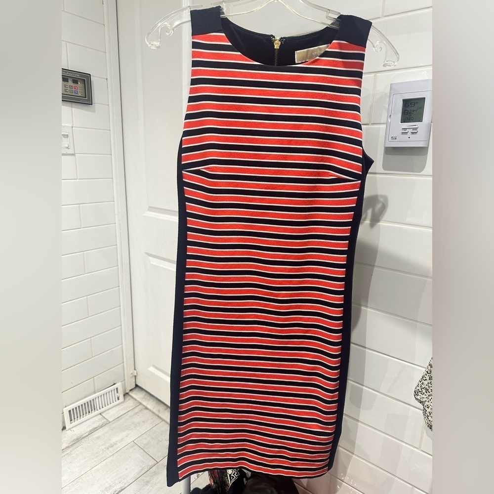 Michael Kors Dress – Size 6
Bodycon | Striped | Orange & Navy | Evening & Day
